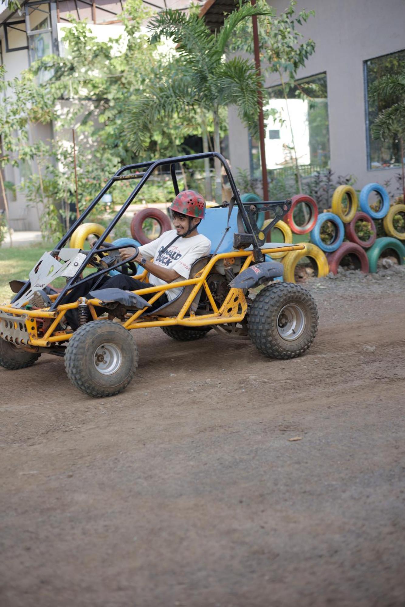 Vits Roccia Hill Resort And Adventure Park, Navapur Songadh Buitenkant foto