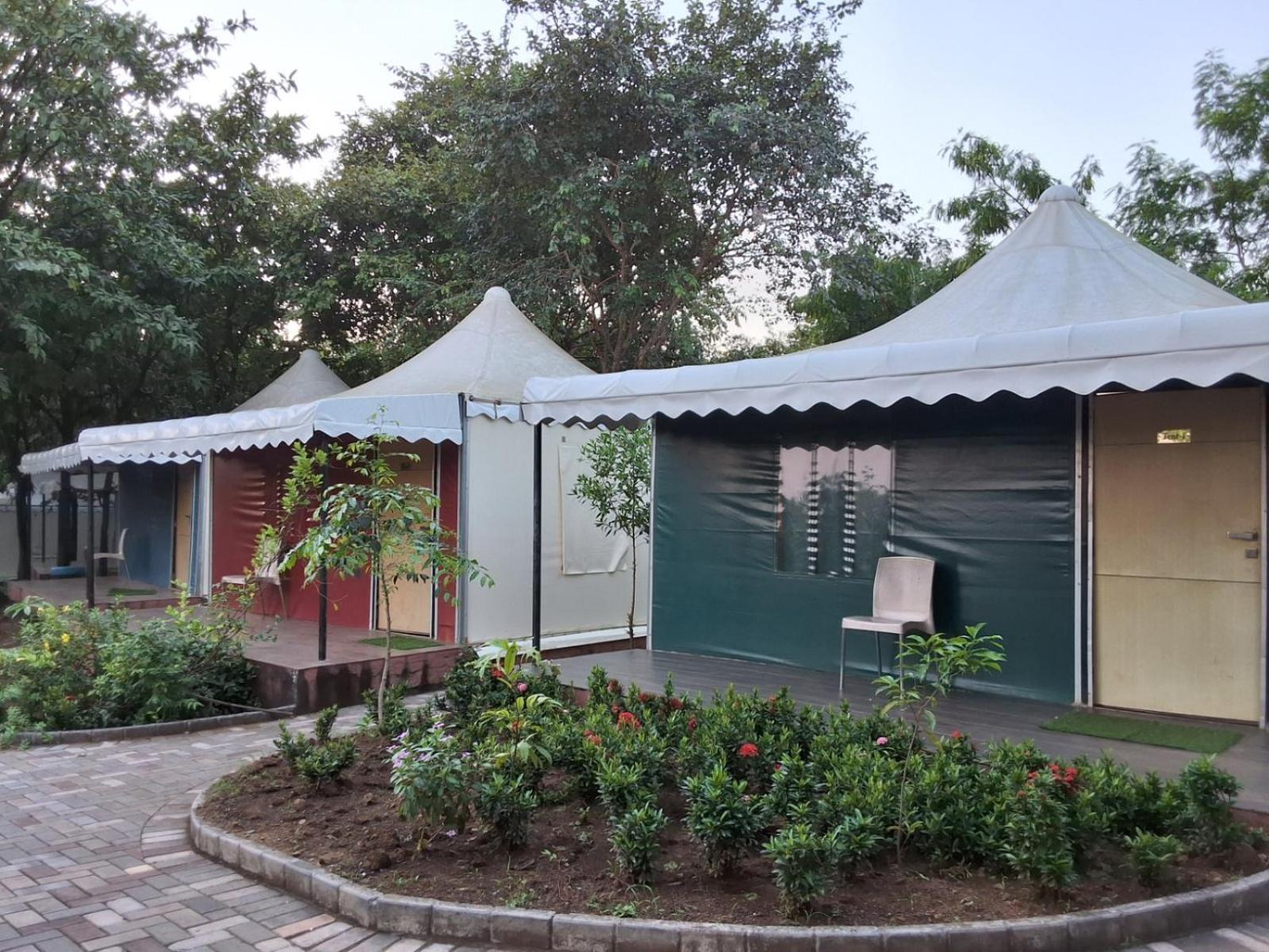 Vits Roccia Hill Resort And Adventure Park, Navapur Songadh Buitenkant foto
