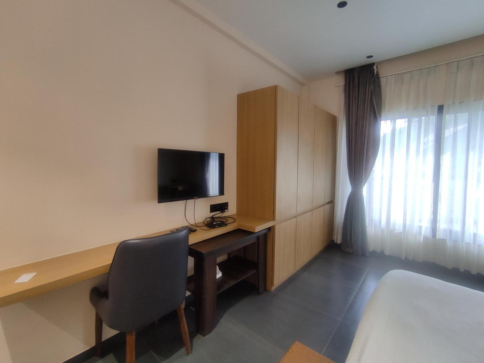 Vits Roccia Hill Resort And Adventure Park, Navapur Songadh Buitenkant foto