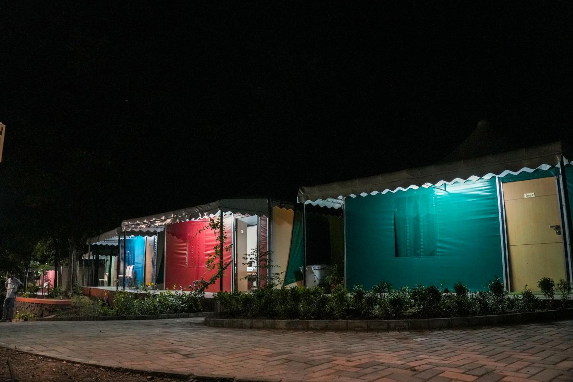 Vits Roccia Hill Resort And Adventure Park, Navapur Songadh Buitenkant foto